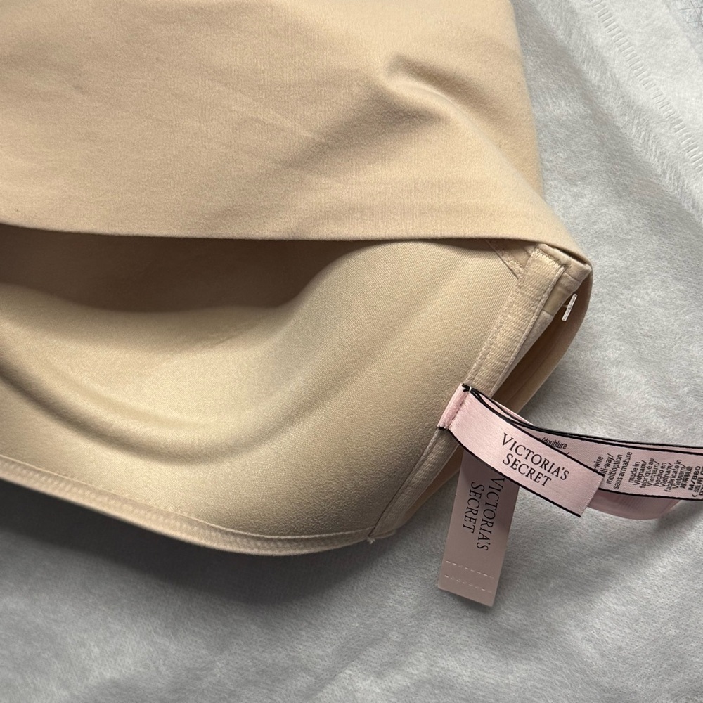 Victoria Secret Seamless Nude Strapless Bra - Picture 5 of 7